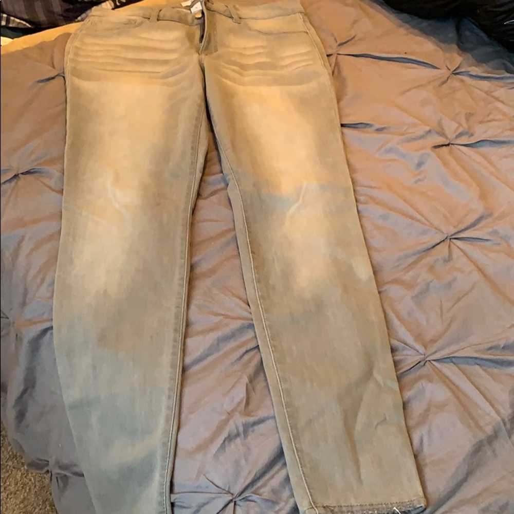 Women’s skinny pants!